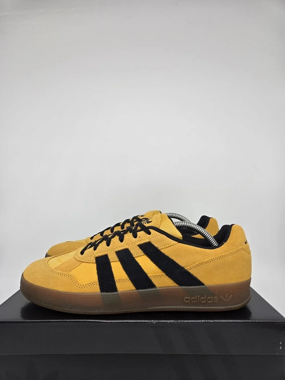 adidas Men's Aloha Super HQ4718 Yellow Core Black Gum Shoes Size 9